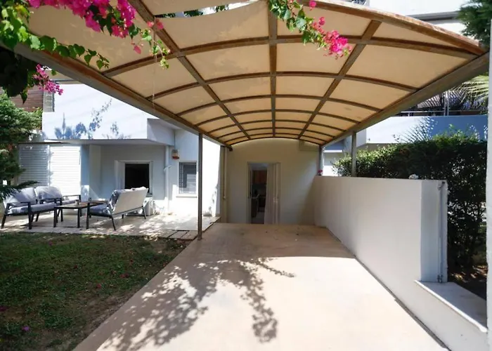 Pame Rentals - Cozy Glyfada Stay With Free Parking