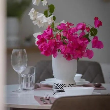 Pame Rentals - Cozy Glyfada Stay With Free Parking Athens Exterior photo