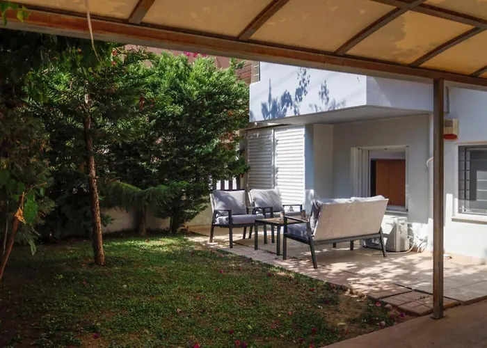 Pame Rentals - Cozy Glyfada Stay With Free Parking